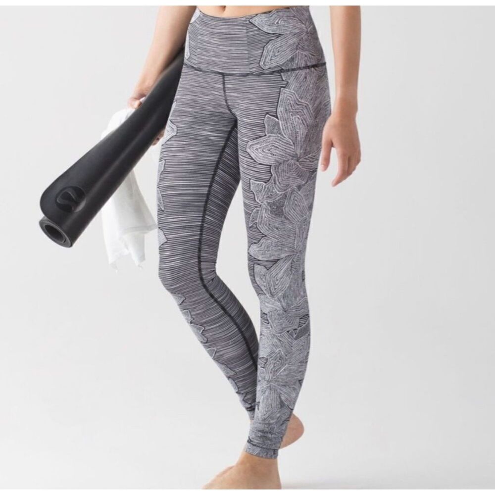 Lululemon Dottie Tribe Gray Floral Stripe Wunder Under Leggings